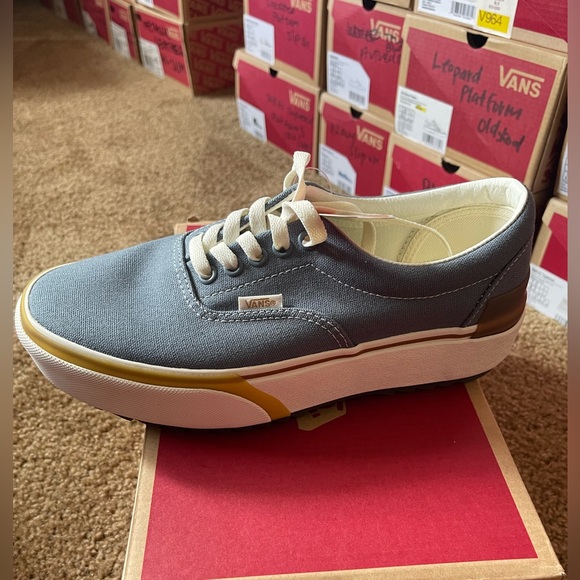 Shoes - Vans Stacked Era Platform Stormy Navy Size 8.5